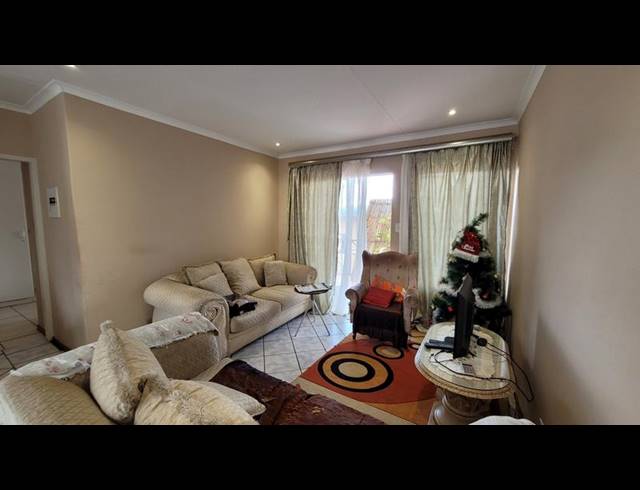 3 BEDROOM APARTMENT FOR SALE IN MAGALIESKRUIN